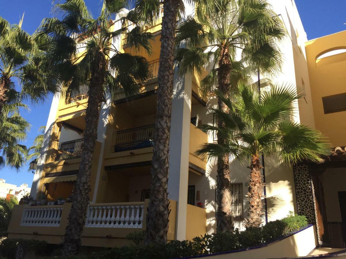 Martina Apartment Torrevieja Exterior photo